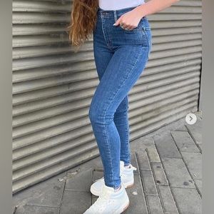 Levi Super Skinny Mile High blue jeans